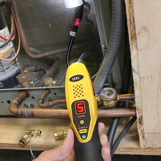 UEI RLD15B Refrigerant Leak Detector Heated Diode Type of Sensor, 0.05 oz/yr Sensitivity - KVM Tools Inc.KV52AU29