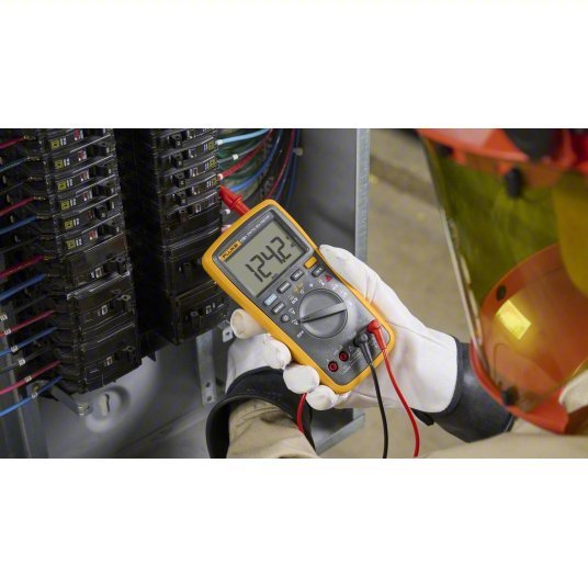 FLUKE - 17B+ ESP Digital Multimeter CAT III 600V, Avg, 1,000 V Max AC Volt Measurement, 4,000, LCD - KVM Tools Inc.KV825MX1