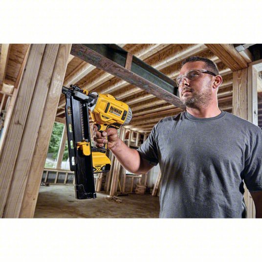 Dewalt DCN21PLM1 20V MAX XR Lithium-Ion Cordless 2-Speed 21° Plastic Collated Framing Nailer Kit - KVM Tools Inc.KV94342532