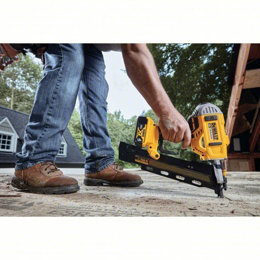 Dewalt DCN21PLM1 20V MAX XR Lithium-Ion Cordless 2-Speed 21° Plastic Collated Framing Nailer Kit - KVM Tools Inc.KV94342532